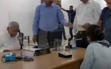 दबंगों ने बेटी के साथ किया गंदा काम  तो  न्याय मांगने cm नीतीश के  जनता दरबार पहुच गयी सीतामढ़ी की ये महिला...