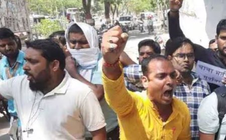 बिहार में लागू नई शिक्षक  नियुक्ति नियमावली के विरोध में उतरे शिक्षक संगठनों के लोगों को बीजेपी का सहारा अब होगा बड़ा आन्दोलन