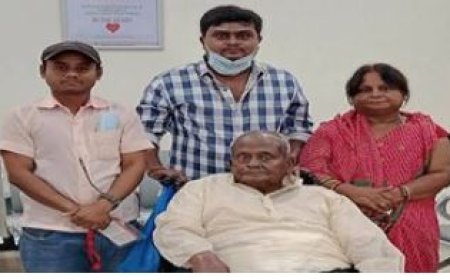 पूर्व मंत्री स्वर्गीय रमई राम के बेटी दामाद जब भीड़ गए आपस में और दामाद ने स्वर्गीय रमई राम की बेटी और पूर्व एमएलसी गीता कुमारी पर चोरी के गंभीर आरोप लगाते हुए प्राथमिकी दर्ज करादी