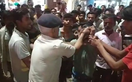 क्या किया टोटो चालक जो इतने भड़क गए दारोगा जी और कर दी सरे बाजार जमकर धुनाई