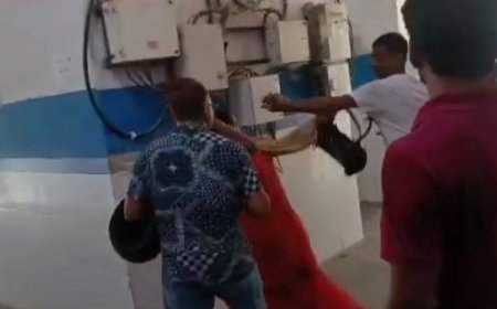 औरंगाबाद के सदर अस्पताल में एक महिला कर्मी ने सरकारी एम्बुलेंस ड्राइवर को दौड़ा दौड़ाकर चप्पल से की पिटाई