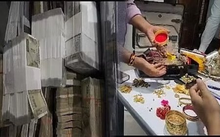 भागलपुर में पुल निर्माण निगम के सीनियर प्रोजेक्ट इंजिनियर श्रीकांत के यहां छापा, घर में मिला 98 लाख कैश