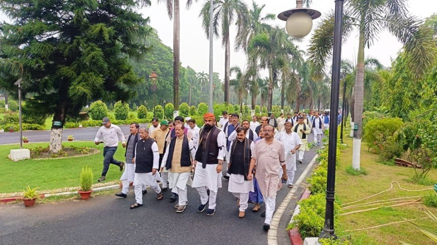 बिहार भाजपा ने नेता पहुंचे राजभवन, लाठीचार्ज पर सौंपेगे ज्ञापन