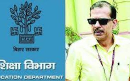 पूर्णिया के सरकारी स्कूल पहुंचे केके पाठक, लगा दी टीचरों की क्लास