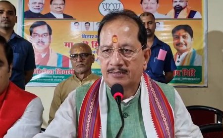 अपनी सत्ता की भूख मिटाने के लिए प्रशांत किशोर जो खेल खेल रहे हैं बिहार की जनता सब देख और समझ रही है।