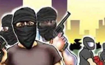 बिहार के वैशाली में लुटेरों का आतंक, दिनदहाड़े ज्वेलरी दुकान में किया लूटपाट, पुलिस की जांच जारी