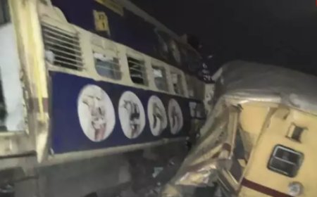 आंध्र प्रदेश रेल हादसा - दो पैसेंजर ट्रेनों में हुई टक्कर, 14 की मौत 52 जख्मी