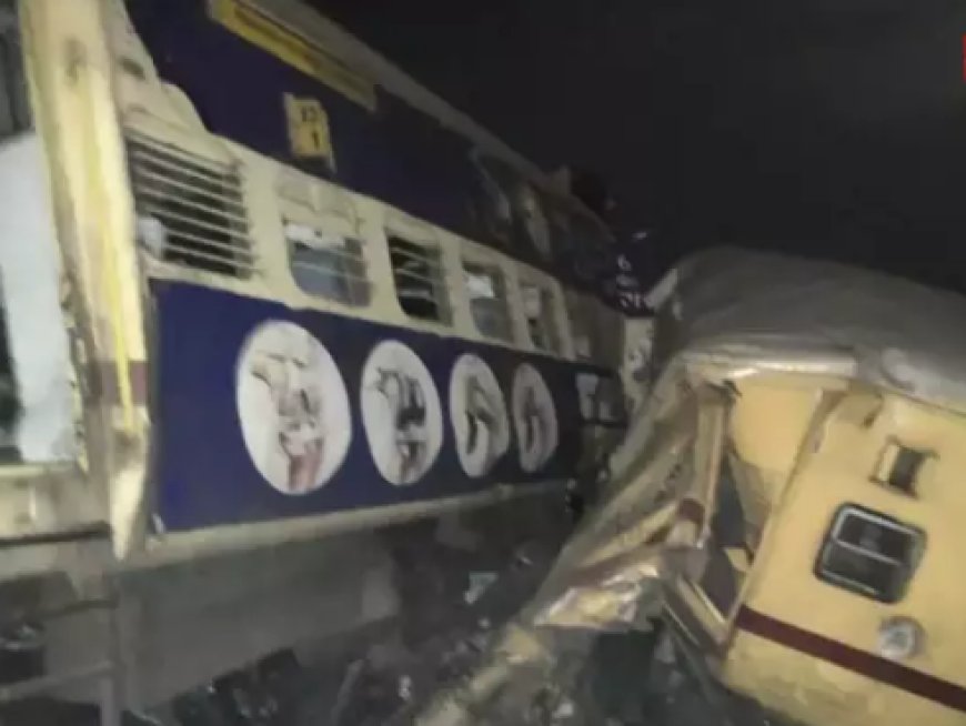 आंध्र प्रदेश रेल हादसा - दो पैसेंजर ट्रेनों में हुई टक्कर, 14 की मौत 52 जख्मी