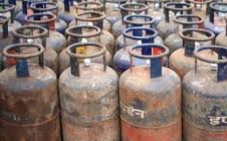 सस्ता हुआ LPG सिलेंडर का दाम, नए साल से पहले सरकार का तोहफा...
