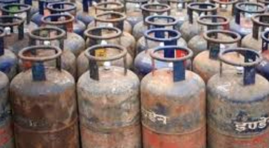 सस्ता हुआ LPG सिलेंडर का दाम, नए साल से पहले सरकार का तोहफा...