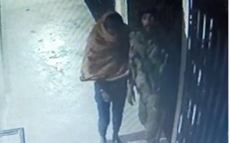 मुजफ्फरपुर में चोरों ने ज्वेलरी दुकान से उड़ाये 15 लाख के जेवरात, वारदात CCTV में कैद