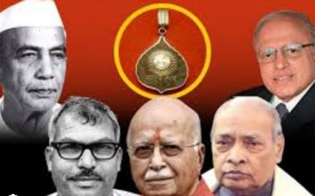 राष्ट्रपति द्रौपदी मुर्मू ने कर्पूरी ठाकुर समेत 5 विभूतियों को दिया भारत रत्न, राष्ट्रपति भवन में CM नीतीश भी रहे मौजूद