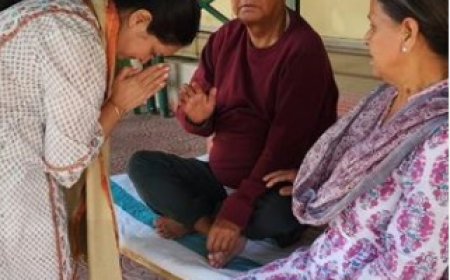 चुनावी अभियान के लिए छपरा रवाना हुई रोहिणी, माता-पिता और भगवान की शरण में रोहिणी