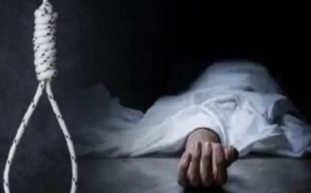 स्कूल से फंदे से लटका मिला युवक का शव, सड़क उतरे परिजन