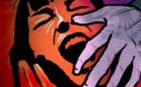 सरकारी स्कूल के मास्टर साहब की काली करतूत, क्लास रूम में छात्राओं से करते थे छेड़खानी, ग्रामीणों ने जमकर की धुनाई