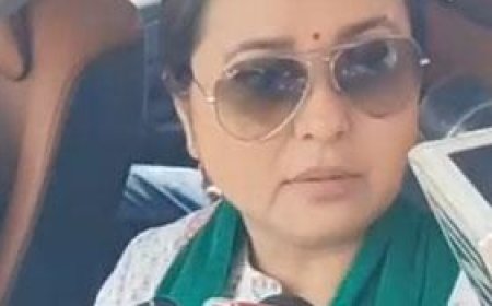 लालू की लाडली रोहिणी आचार्य ने सभी विपक्षियों पर किया तीखा तंज, कहा - पहले बेटा, बेटी से फरिया लो, फिर पापा से 