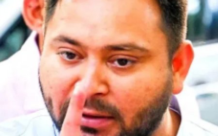 तेजस्वी ने किया मतदान कहा - एनडीए इज गोइंग एंड इंडिया इज कमिंग