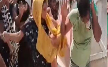 किन्नरों ने उतारा इश्क का बुखार, आशिक को सरेआम चप्पल और झाड़ू से पीटा, वीडियो हुआ वायरल  