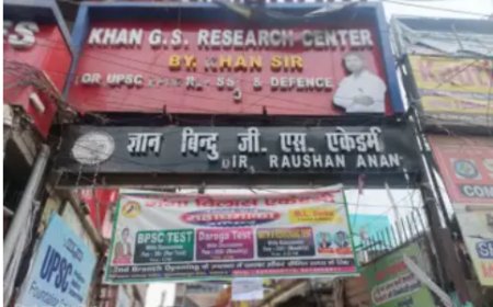DELHI COACHING HADSA : पहले मशूहर Vikas Divyakirti के Drishti IAS पर लगी सील, अब Khan Sir के कोचिंग सेंटर पर लटका ताला