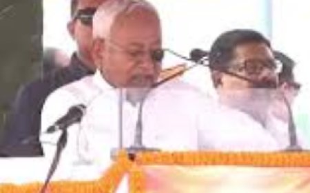 78वां में स्वतंत्रता दिवस पर सीएम नीतीश ने किया झंडोत्तोलन, बिहार वासियों को दिया बधाई 