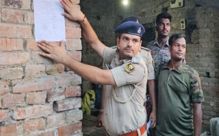 मुजफ्फरपुर नाबालिग हत्याकांड में पुलिस ने आरोपी के घर चिपकाया इश्तेहार, सरेंडर नहीं हुए तो होगी कुर्की, जानें पूरा मामला