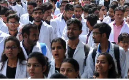 बंगाल मर्डर केस : बिहार के डॉक्टर भी हड़ताल पर, पटना के चार बड़े अस्पताल में ओपीडी सेवा ठप
