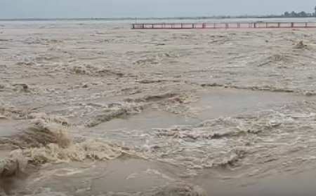 खोले गए कोसी बराज के सभी 56 फाटक, उत्तर बिहार में बाढ़ का खतरा