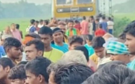 बिहार में बाढ़ से बेकाबू हालात, बाढ़ पीड़ितों ने सहरसा-लहेरियासराय रेलखंड पर ट्रेनों का परिचालन किया बाधित