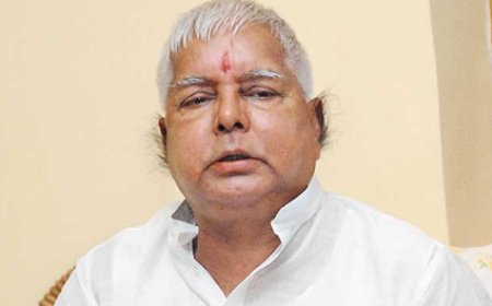 लालू यादव ने केंद्र की सरकार को घेरा,कहा - कहीं पटरियां न बेच दे मोदी सरकार