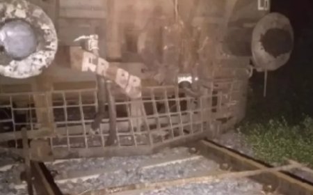 बिहार में ट्रेन पलटने की साजिश नाकाम, रेलवे ट्रैक पर रखा पत्थर, लोको पायलट की समझदारी से बची जान 