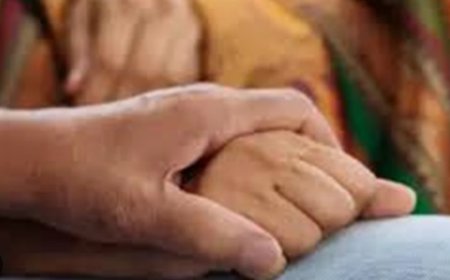 हेडमास्टर साहब महिला रसोइया के साथ मना रहे थे रंगरेलिया, पत्नी ने उतारा इश्क का बुखार, जानिये पूरा मामला 