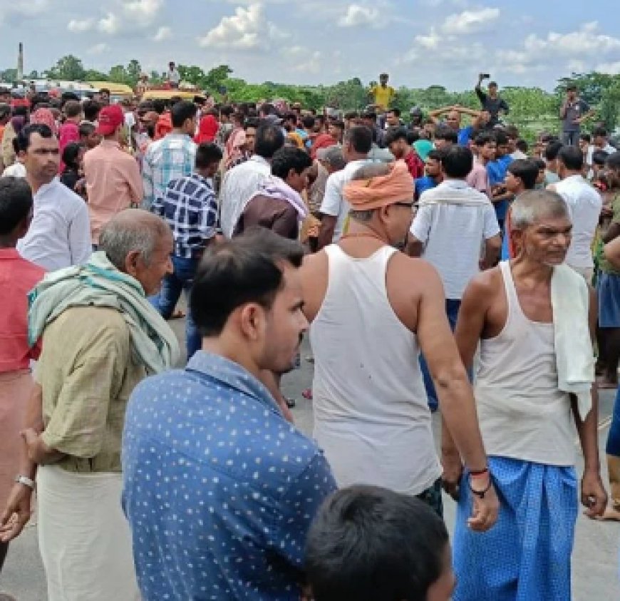 बाढ़ पीड़ितों ने मुजफ्फरपुर-सीतामढ़ी रोड को किया जाम, आक्रोशित लोगों ने किया पथराव और आगजनी 