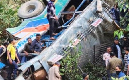 उत्तराखंड में यात्री बस गिरी 150 फीट खाई में, करीब 30 लोगों की मौत 
