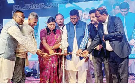 पनोरमा समूह में हुआ भव्य आयोजन, कई फ़िल्मी सितारे हुए शामिल, 451 लोगों को सौंपी उनके आशियाने की चाबी