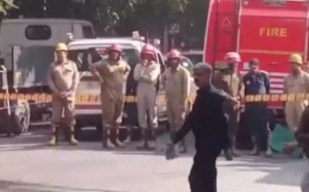 राजधानी दिल्ली में जोरदार धमाका, चारों तरफ धुआं,  मौके से मिला सफेद पाउडर