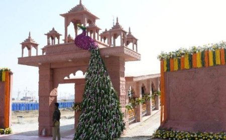 PM मोदी प्रयागराज के त्रिवेणी तट पर करेंगे कुंभ कलश स्थापित, जानिये खासियत ?