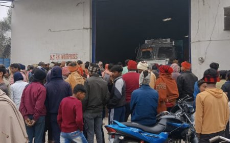 वैशाली में ट्रक ड्राइवर का शव ट्रक मे फंदे से लटका मिला, हत्या या आत्महत्या? जांच में जुटी पुलिस