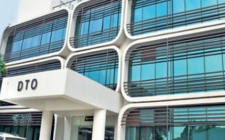 पटना DTO कार्यालय बना दलालों का अड्डा, कंप्यूटर ऑपरेटर ने दलाल की बात नहीं मानी तो कार्यालय के गेट पर जड़ दिया तमाचा