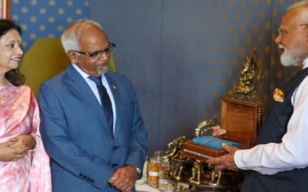 PM मोदी ने मॉरीशस के राष्ट्रपति और उनकी पत्नी को दिया भारतीय संस्कृति से जुड़ा खास उपहार, मिला देश का सर्वोच्च सम्मान