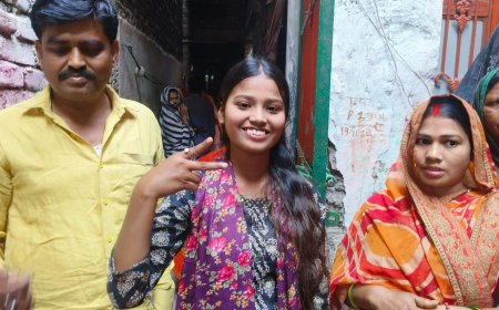 सासाराम के फल व्यवसाय की बेटी अदिति ने इंटरमीडिएट के वाणिज्य संकाय में पूरे बिहार में लाया चौथा रैंक, परिवार वालों में खुशी का लहर