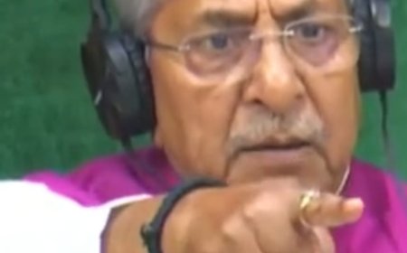 बिहार विधानसभा में वक़्फ संसोधन को लेकर जमकर हंगामा, विपक्ष ने उठाई कुर्सियां, सीएम ने इशारों में पूछा- स्पीकर कहां चले गए