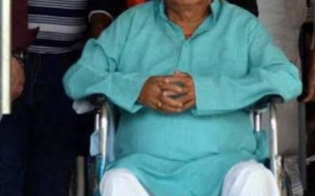 आरजेडी सुप्रीमो लालू यादव की बिगड़ी तबीयत, आज एयर एंबुलेंस से जाएंगे दिल्ली