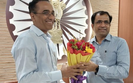 संदीप कुमार आर. पुडकलकट्टी ने संभाला परिवहन सचिव का कार्यभार, वरिष्ठ अधिकारियों और कर्मचारियों ने पुष्पगुच्छ देकर किया स्वागत