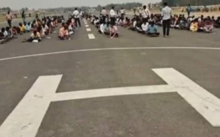 सहरसा हवाईअड्डा का रनवे युवाओं के सपनों को दे रहा उड़ान, सैकड़ों छात्र-छात्राओं ने एयरपोर्ट के रनवे पर बैठकर दिया एग्जाम