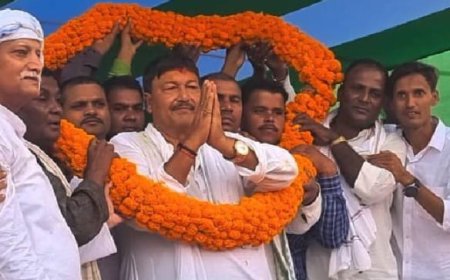 JDU नेता व पूर्व मंत्री खुर्शीद आलम मंच पर हुए भावुक,भाषण की जगह गाने लगे गाना-सुबह में लेता हूं...शाम में लेता हूं