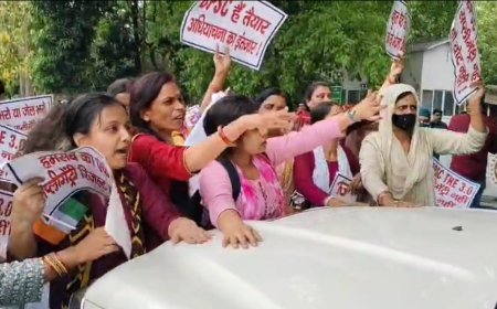 पटना में CM हाउस का घेराव करने पहुंचे BPSC TRE-3 के अभ्यर्थियों पर पुलिस ने किया लाठीचार्ज, दौड़ा-दौड़ा कर पीटा