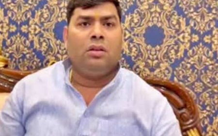 RJD विधायक मुकेश रौशन की गाड़ी को अनियंत्रित कार ने मारी जोरदार टक्कर, महुआ MLA हादसे में हुए घायल
