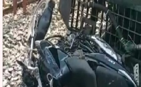 राजधानी पटना में बाइक की ट्रेन से जोरदार टक्कर, इमरजेंसी ब्रेक से बड़ा हादसा टला, मौके पर अफतरातफरी का माहौल