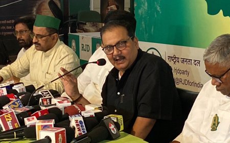 जातीय जनगणना पर मनोज झा का हमला: भाजपा की नीतियां आरक्षण विरोधी, OBC और EBC वर्ग की वास्तविक संख्या बताने से कतरा रही सरकार