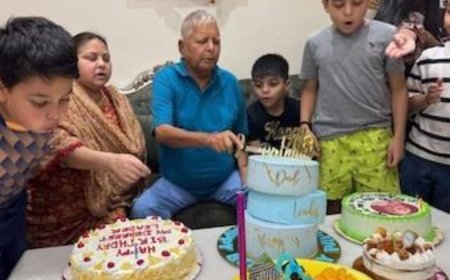 राजद सुप्रीमो लालू यादव का 78वां जन्मदिन आज, राबड़ी आवास में कटेगा 78 पौंड का केक, मीसा-रोहिणी ने दी बधाई